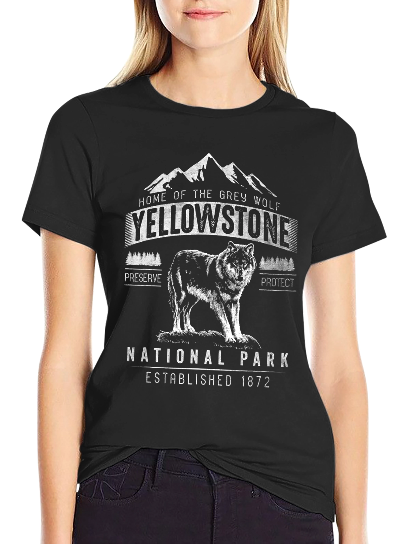 Yellowstone National Park Grey Wolf Graphic T-Shirt