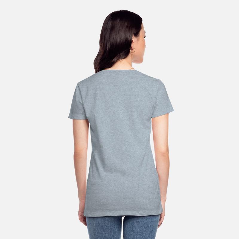 A happy piggy face that has a magnifying glass