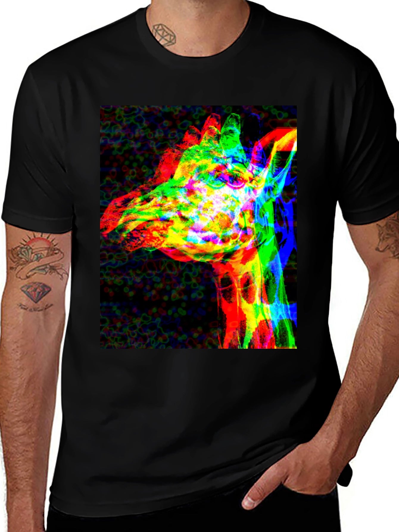 Vibrant Giraffe Graphic Tee - Stylish Black T-Shirt
