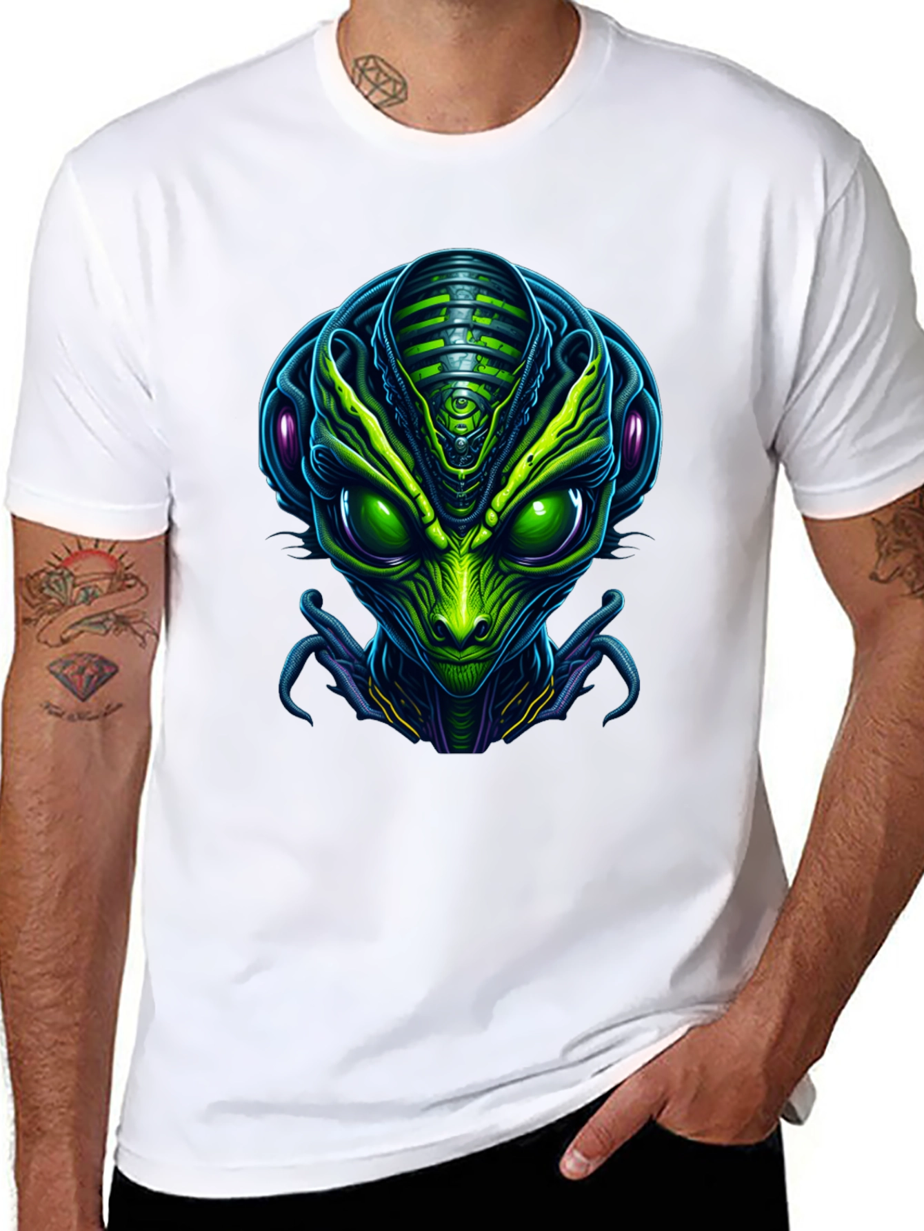 Alien Head Graphic T-Shirt